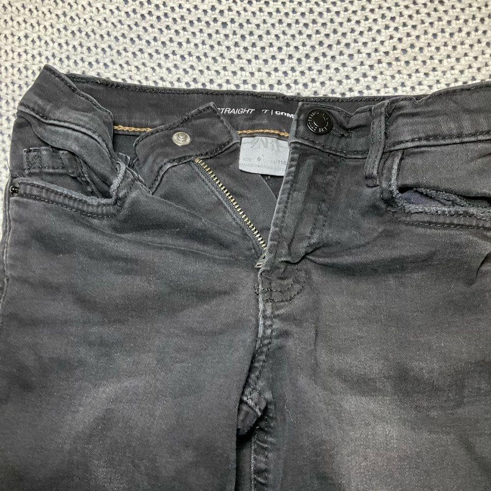 ZARA KIDS SHORTS SIZE 6 like neww shorts